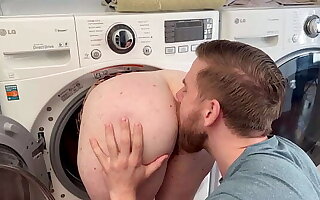 I Fuck My Stepmom Stuck in the Washing Machine and Give Her a Creampie - Steve Rickz